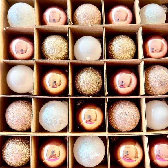 25 Mini Glass Christmas Ornaments Rose Gold White Shiny & Glitter Opalescent - Picture 6 of 10